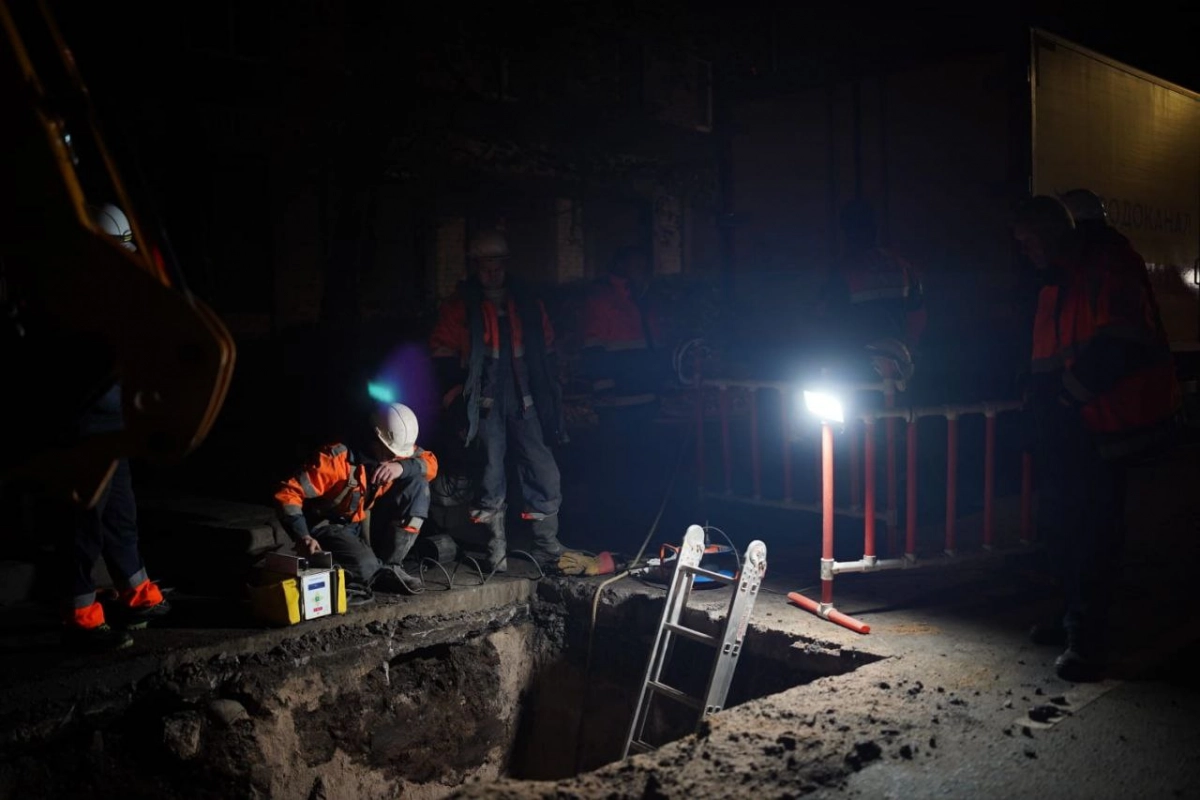 Александр Беглов: Начался монтаж шпунтового ограждения в зоне просадки на улице Харченко - tvspb.ru