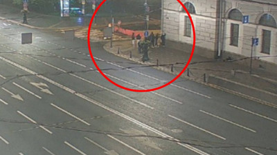 Вандалов, разрисовавших главное здание РНБ на Невском, вычислили по камерам