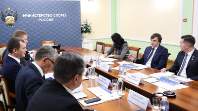 В школах на уроках физкультуры начнут заниматься фиджитал-спортом и лыжными гонками