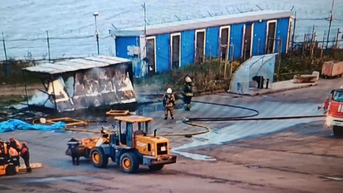 На территории порта Усть-Луга произошёл пожар - tvspb.ru