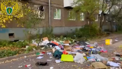 34-летний уфимец выбросил из окна квартиры на четвертом этаже свою трехлетнюю дочь