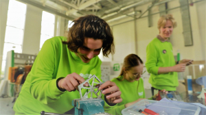 Роботы не вкалывают, они сражаются. В Северной столице инженеры и робототехники приняли участие в третьем этапе международного чемпионата «Битва роботов»