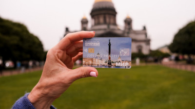 Александр Беглов: Уже 200 тысяч петербуржцев старшего поколения используют карту «Серебряный возраст»