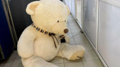 Таможенники обнаружили плюшевого медведя с сигаретной начинкой