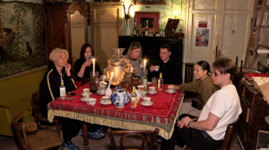 «Не прощаюсь — звони!»: экскурсия, спектакль и настоящее путешествие во времени в музее-квартире Довлатова