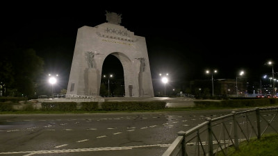 На площади Воинской Славы в Красном Селе обновили освещение