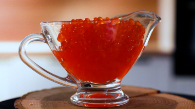 Новогодний атрибут: что будет с ценами на красную икру в России