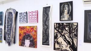 «Соткано временем»: ретроспективная выставка к 30-летию Гильдии Текстильщиков Петербурга