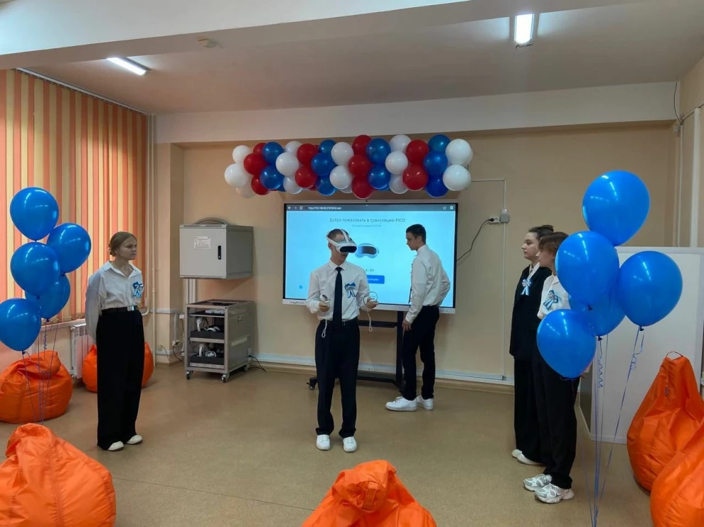 Александр Беглов: Созданная по проекту «Твой Бюджет в школах» VR-зона поможет школьникам Красносельского района определиться с будущей профессией - tvspb.ru