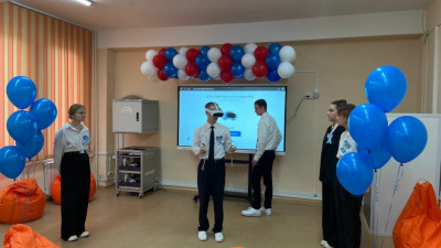 Александр Беглов: Созданная по проекту «Твой Бюджет в школах» VR-зона поможет школьникам Красносельского района определиться с будущей профессией