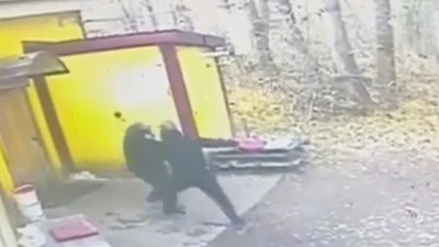 Бывший сотрудник кафе зарезал повара у служебного входа в Пикалево