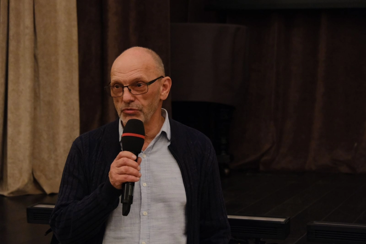 Александр Беглов поздравил директора студии документальных фильмов «ТЕЛЕИНВЕСТ» Сергея Почина с днем рождения - tvspb.ru