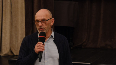 Александр Беглов поздравил директора студии документальных фильмов «ТЕЛЕИНВЕСТ» Сергея Почина с днем рождения