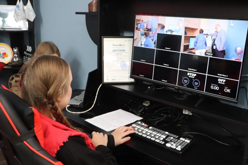 Александр Беглов: Новая школьная студия в Приморском районе даст ребятам шанс продолжить лучшие традиции петербургских СМИ - tvspb.ru