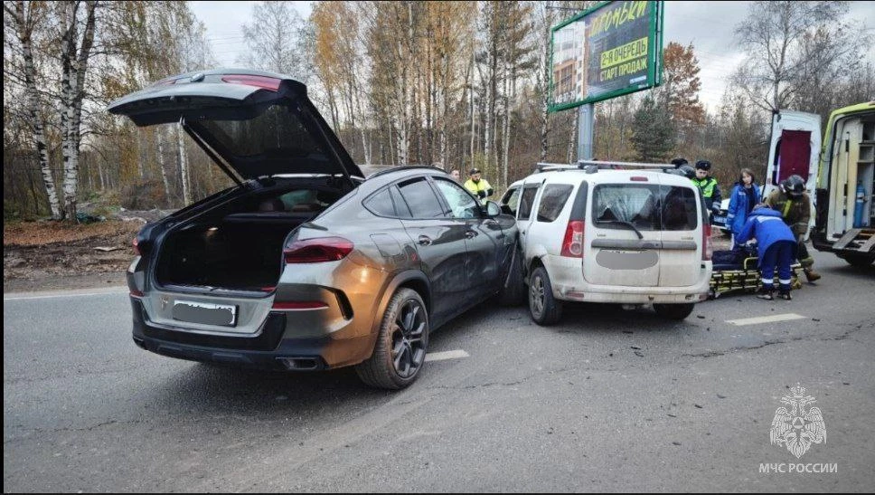 ДТП на Колтушском шоссе: в столкновении BMW и Lada пострадал водитель - tvspb.ru