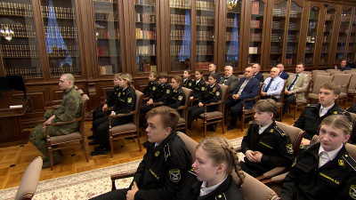 В Мариинском дворце провели «Разговоры о важном» с учащимися кадетских классов
