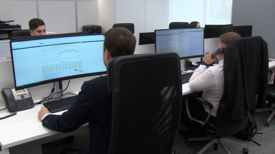 Золото обновило рекорд: цена превысила 4260 долларов