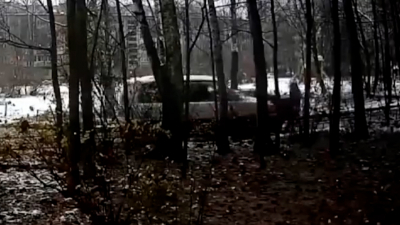 Лихач с просроченными правами: 75-летний водитель сбил пенсионерку во дворе на улице Тельмана