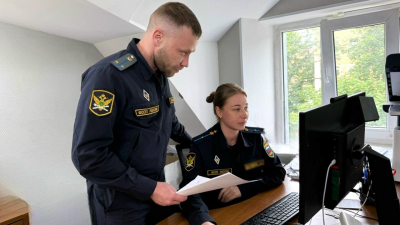 Судебные приставы в Петербурге помогли врачу получить положенную зарплату