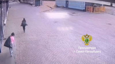 В Петербурге женщины вынесли из магазина сигарет на 800 тысяч рублей