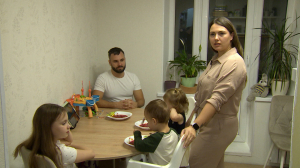 Поддержка от города. Большая квартира для семьи с тройняшками