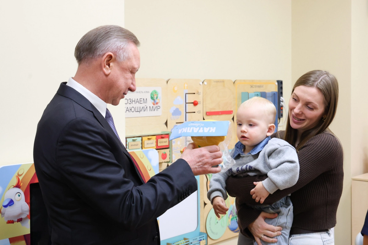 Александр Беглов: Делаем все возможное, чтобы студенты петербургских вузов создавали семьи уже во время учебы - tvspb.ru