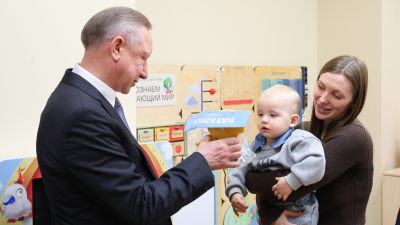 Александр Беглов: Делаем все возможное, чтобы студенты петербургских вузов создавали семьи уже во время учебы