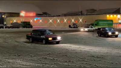 Штрафы и неприятный разговор: в Калининском районе задержали дрифтеров с измененными номерами