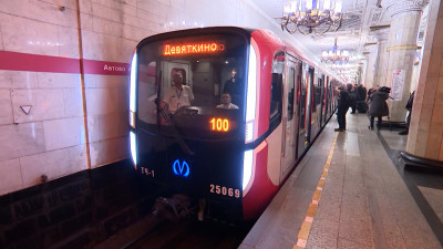 Александр Беглов: 950 современных вагонов будут курсировать в петербургском метро в ближайшие годы