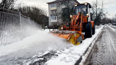 Зимняя уборка на улицах Петербурга: за сутки вывезли почти полторы тысячи кубометров снега