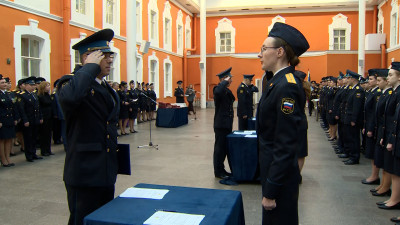 В атриуме Петропавловской крепости приняли присягу 45 судебных приставов Петербурга и Ленобласти