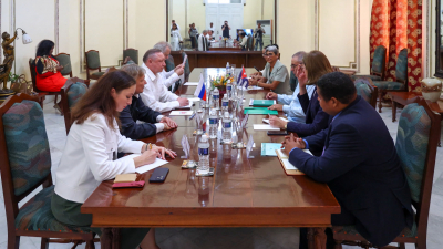 Александр Беглов обсудил развитие отношений Петербурга и Кубы