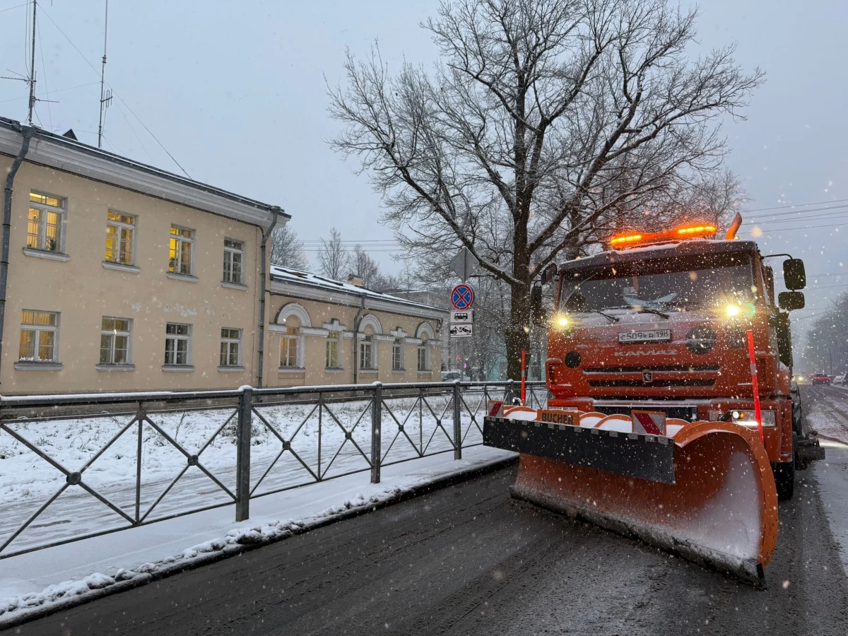 Петербург привели в порядок после ночного снегопада - tvspb.ru