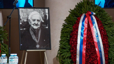 В Петербурге простились с Георгием Толстым