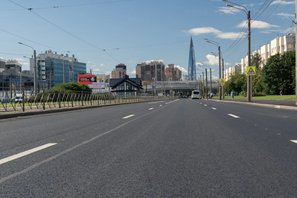 Александр Беглов: В Приморском районе завершился масштабный дорожный проект — отремонтировано более 14 км автомагистралей - tvspb.ru