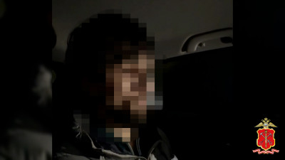 В Кудрово полицейские задержали мигранта с наркотиками в кармане куртки