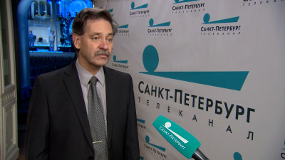 Синоптик Александр Колесов поздравил телеканал «Санкт-Петербург» с 15-летием