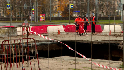 Специалисты «Водоканала» восстановили трубу на проспекте Энгельса
