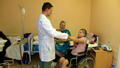 Петербургские врачи провели операцию на сосудах девочке с редким диагнозом