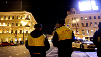 Более 250 машин и 300 водителей: полиция устроила масштабную проверку водителей в центре Петербурга