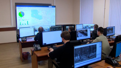 За наледью и снегом на крышах в Петербурге начала следить нейросеть «Городовой»