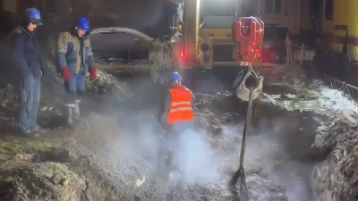 На проспекте Маршала Казакова завершаются ремонтные работы на трубопроводе