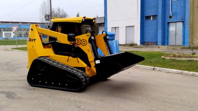 «Ростех» создал для Петербурга первый погрузчик для уборки дворов на электротяге