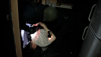 «Муравейник» с нелегалами: полицейские с собаками пришли с проверкой в «Красный треугольник»