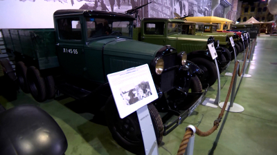 Кубинской делегации в Петербурге показали коллекцию автомобилей и техники времен Великой Отечественной войны