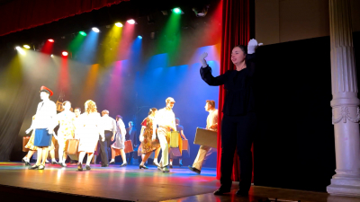 Театр без границ: как в Петербурге показывают спектакли с тифлокомментированием