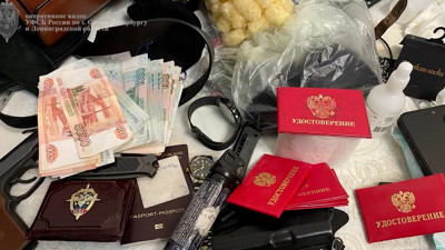 Похитили мужчину, вымогали деньги: появились новые подробности в деле мигрантов-лжеполицейских, задержанных в Петербурге