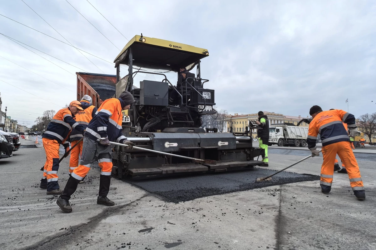 В Петербурге обновили почти 1 млн квадратных метров асфальта - tvspb.ru
