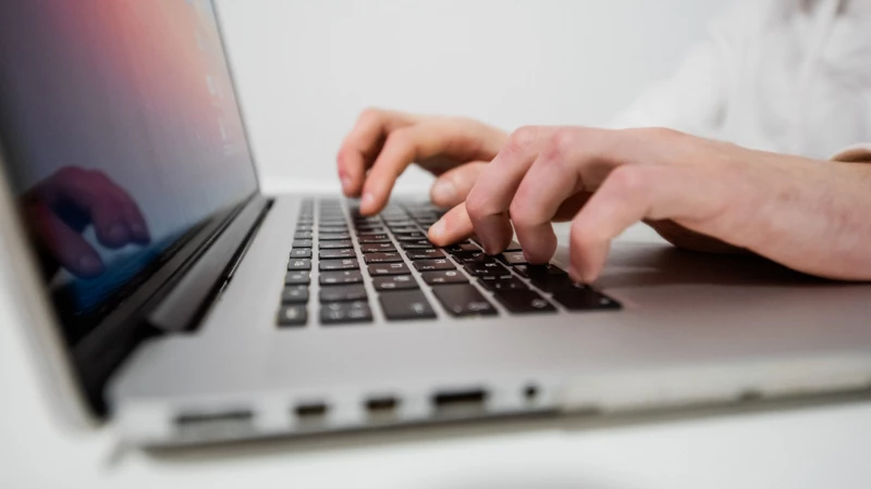 Борьба с подлогом: экономист рассказал, почему на маркетплейсах много контрафакта - tvspb.ru