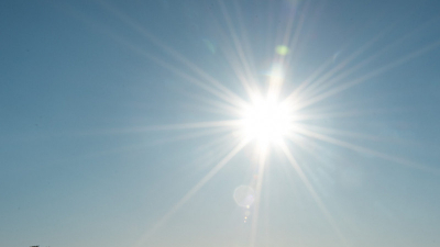 На видимую сторону Солнца выходят два новых активных центра